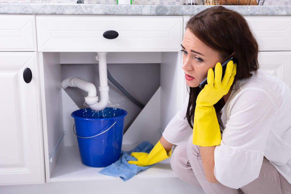 What To Do When You Have A Plumbing Emergency At Work